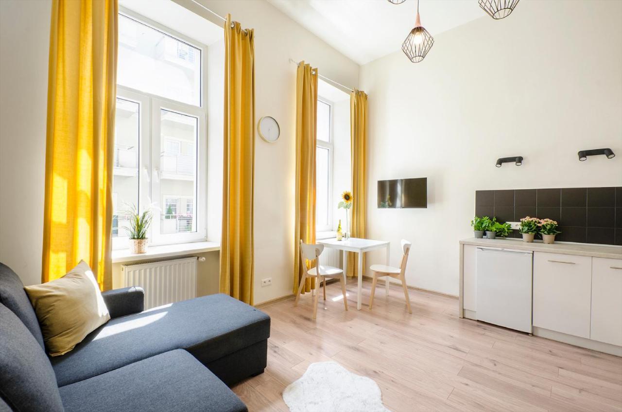 Cozy Apartments On Sierpnia Street Lodž Exteriér fotografie